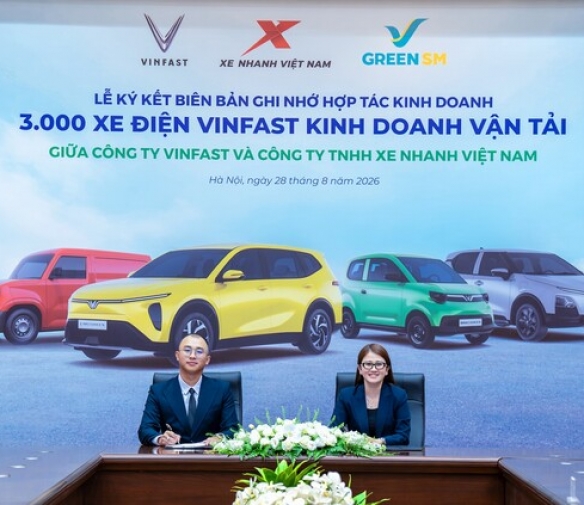 them-mot-hang-taxi-chuyen-doi-3000-xe-dien-vinfast-mo-rong-van-tai-xanh