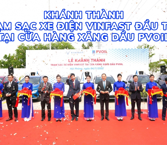 vinfast-khanh-thanh-tram-sac-xe-dien-dau-tien-tai-chuoi-cua-hang-xang-dau-pvoil